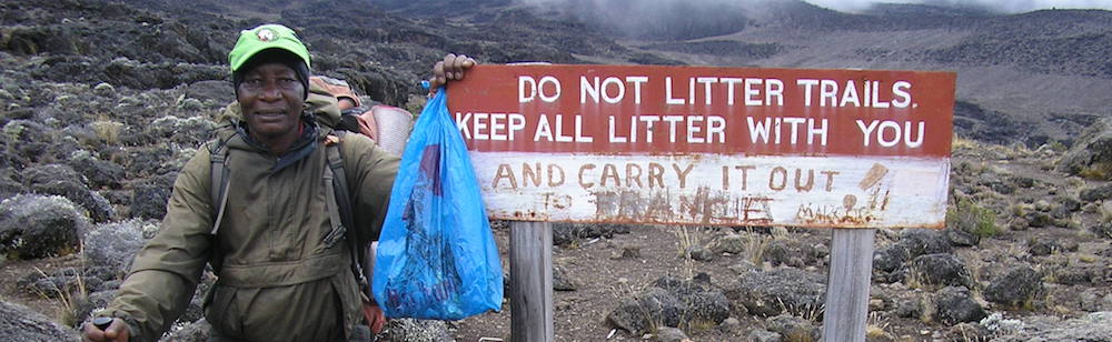 Déchets ramassé sur le Kilimandjaro